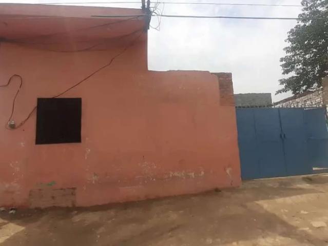 Near shaheen chowk rawalpindi bus stop Gujrat ID 68355