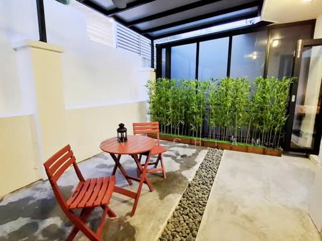 Near tanah merah mrt Master Room Fore rent