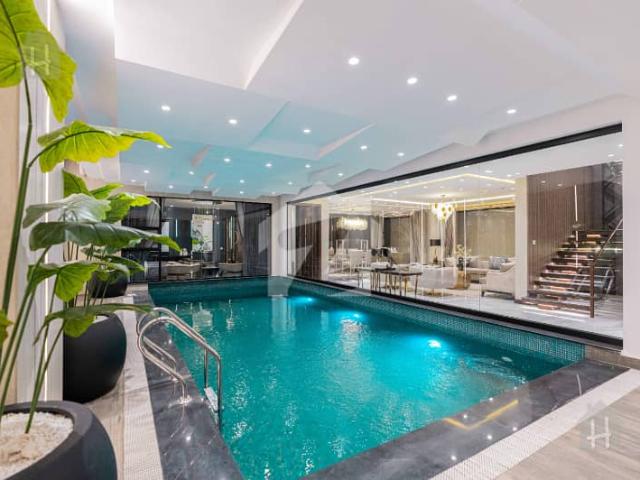Near tim horton one kanal beautiful modern design marvelous villa