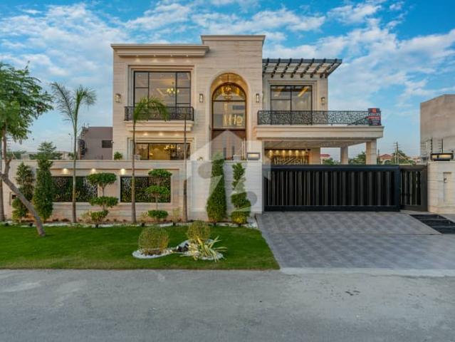 Near To Mosque & Park 1 Kanal Modern Design Top Class House For Sale