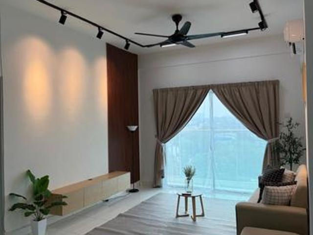 Near to CIQ Non Bumi Can Buy Full Loan Full Furnished Big Size
