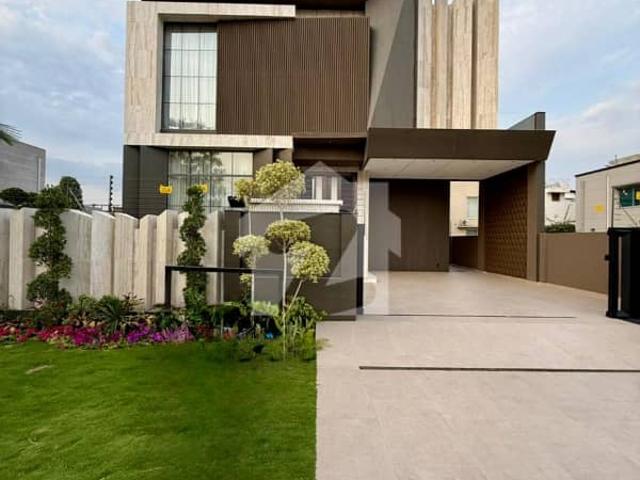 Near to Commercial 1 Kanal Fully Furnished Out Standing Villa for Sale in DHA Lahore