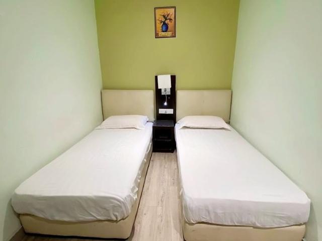 Near to LRT Pasar Seni Furnished Room for Rent near Petaling Street