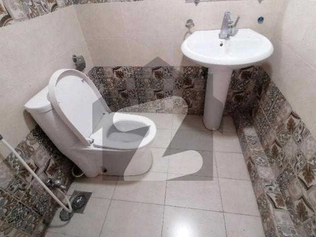 Near To Park 20 Marla House Available For Sale In Askari 3
