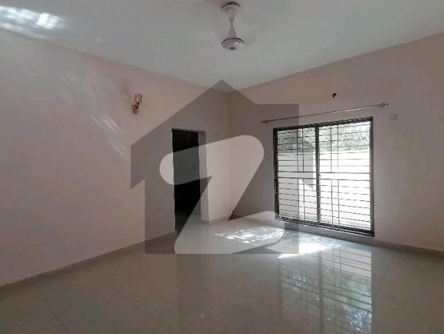 Near to Park House Of 10 Marla In Askari 3 Is Available Askari 3