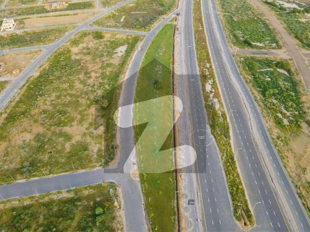 Near to 150 ft road & near to park plot no 238 for sale in sector d in dha bahawalpur
