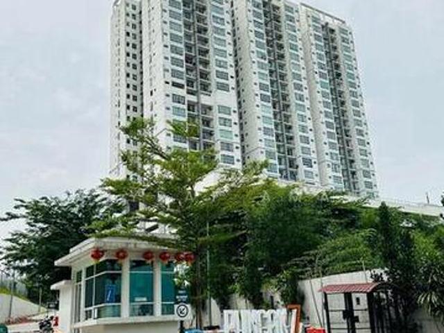 NEAR UITM Partially Furnish Puncak 7 Shah Alam Seksyen 7 condominium