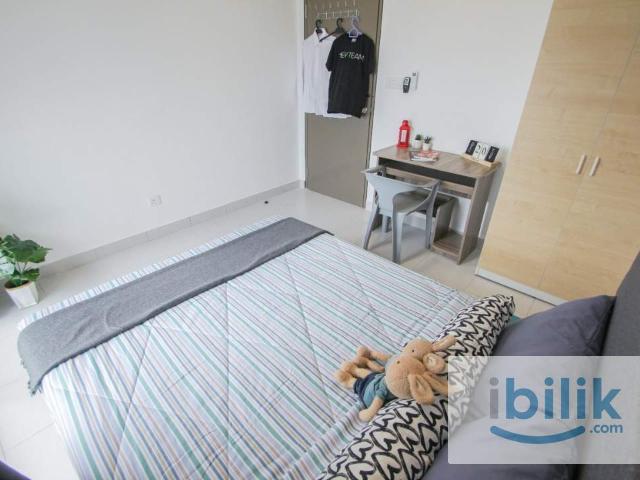 [Near upm] Middle Room with A/C & Window for Rent at Astetica Residence