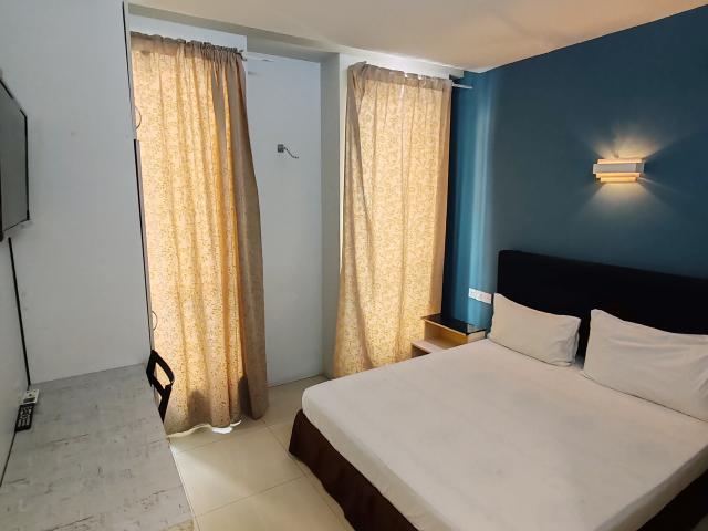 Nearby MRT Surian ✨ Cozy Room With Private Toilet