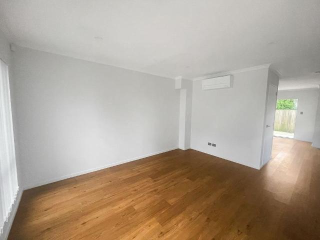 Nearly brand new 4 bedroom town home for rent in Manurewa!