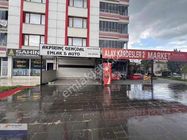 Necaroğullarından Havaalanı Kavşağı Satılık Dükkan