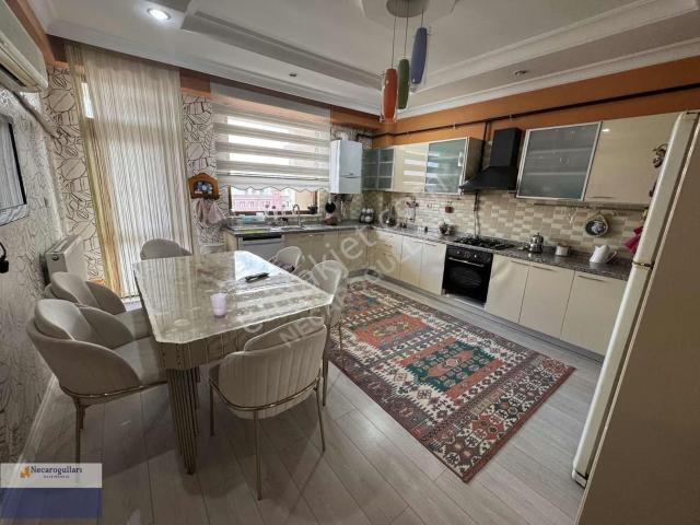 Necaroğullarından Kent Meydanı Civarı 4+1 Daire