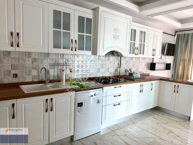 Necaroğullarından Mastfıroş Caddesi Üzeri 3,5+1 Lüks Daire