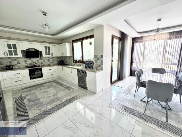 Necaroğullarından Mastfıroş Caddesi 4,5+1 Ultra Lüks Daire