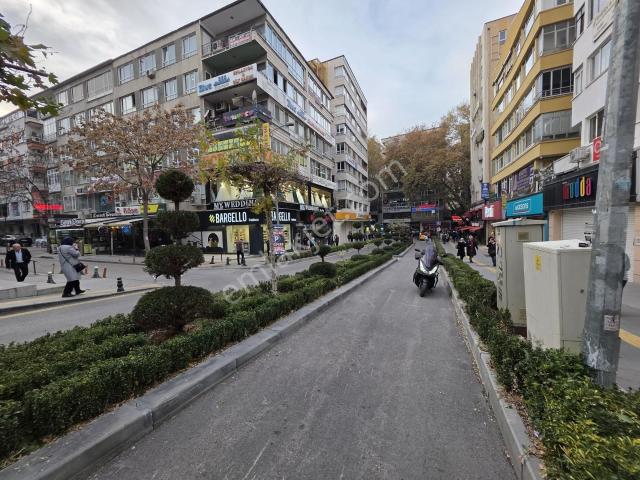 Necatibey Caddesi Komşu Satılık Teraslı Kul. Giriş Kat 3+1 Daire