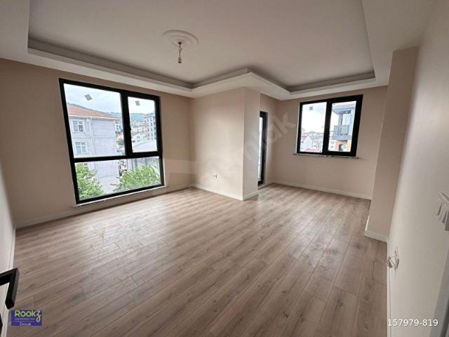 NECİPFAZIL'DA SIFIR 3+1 ARA KAT MERKEZİ KONUM OTOPARKLI