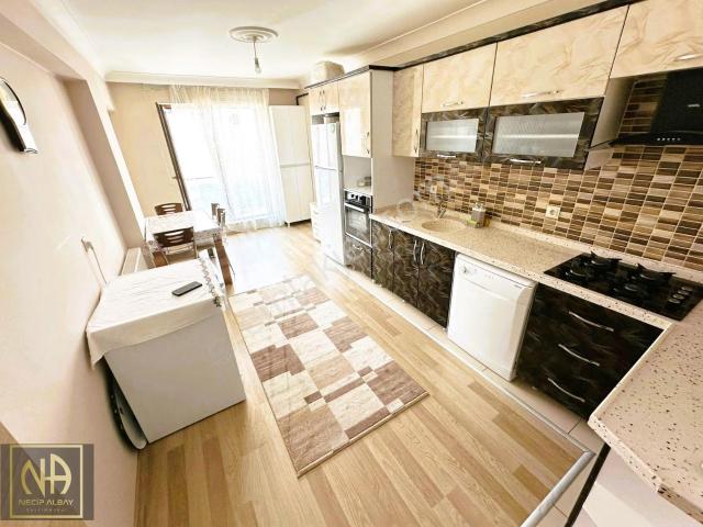Necip Albay'dan Yayla Mh Cd Üzeri E.banyo Kök Tapu 4+1 Satılık