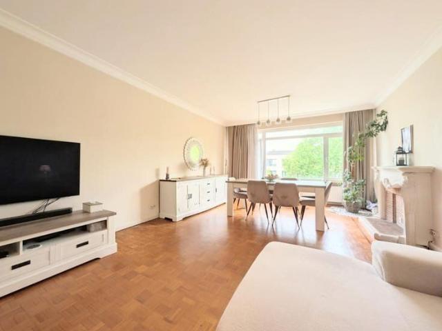 NEDER OVER HEEMBEEK 2 BEDROOM SEMI FURNISHED APARTMENT
