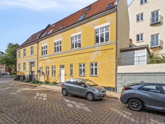 Nedergade 40, 1. Tv