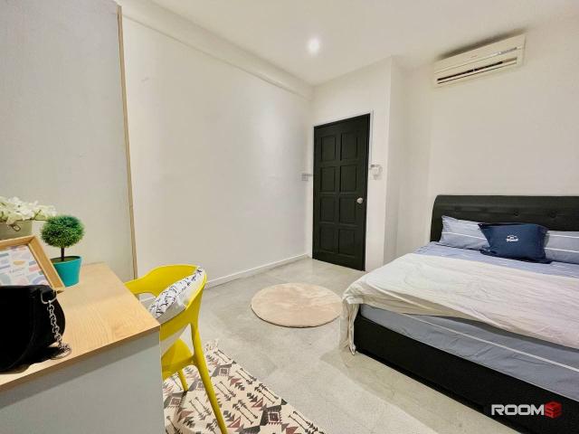 Need Master Room Near LRT? No Worries ! This Condo Linked To LRT Only 3 Min Walk