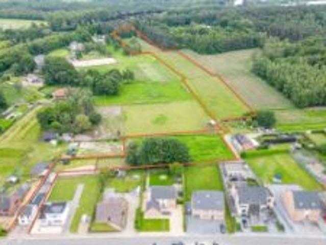 NEEROETEREN Woning met paardenstallen op +/ 1ha70