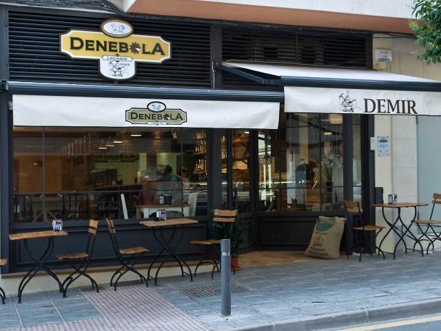 NEGOCIO CAFETERÍA EN LANJARÓN