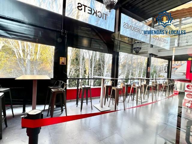 Negocio de hostelería con ubicación premium frente a la Alhambra