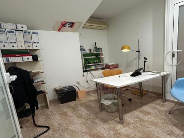 Negocio de 69m2 Pl. Superior + 62m2 Pl. Inferior Total 131m2. Con Traspaso