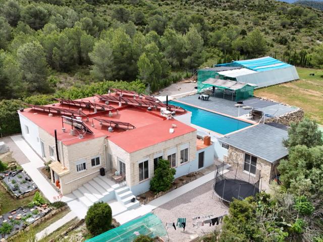 NEGOCIO Y VIVIENDA EN VILLAR DEL ARZOBISPO