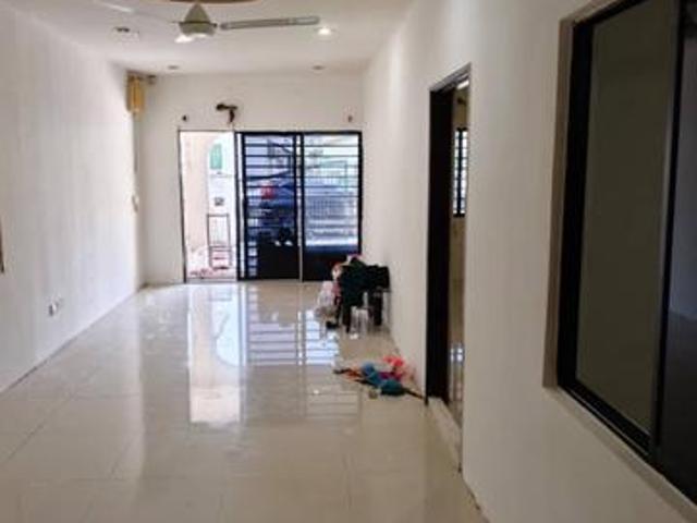 Negotiable Renovated Unit Teres Setingkat Taman Sri Serdang Selangor