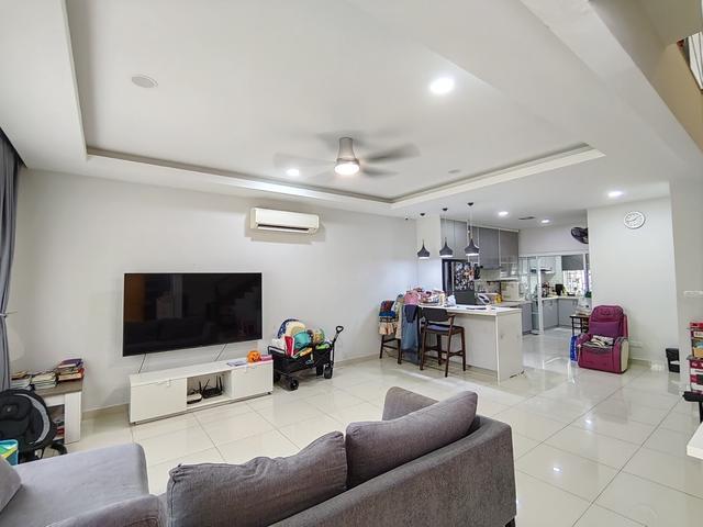 NEGOTIABLE RENOVATED Double Storey Laurel Laman View Cyberjaya