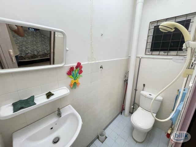 Negotiable Whole Apartment or Master Bedroom/Single Room/Middle Room Apartment at Bandar Melaka