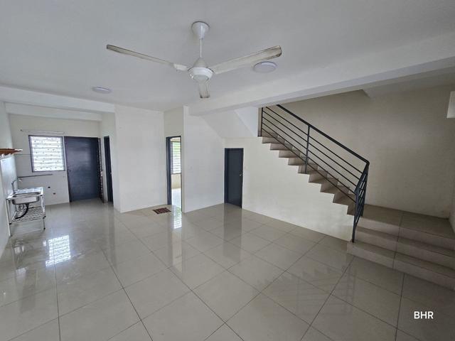 NEGOTIABLE 2 Storey Terrace Kita Bayu Cybersouth