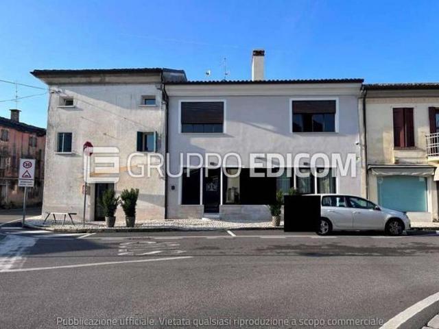 Negozi, botteghe di 385 mq in vendita a Crocetta del Montello Rif. 4549688