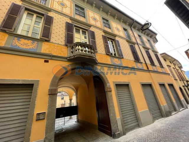 NEGOZIO A CAPRINO B.SCO BERGAMO