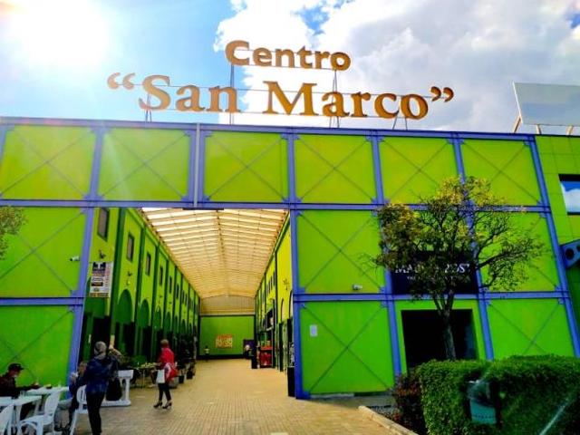 Negozio a reddito in centro commerciale