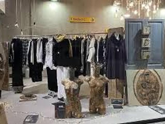 NEGOZIO ABBIGLIAMENTO PIAZZA 5 GIORNATE MILANO CEDESI ATTIVITA DI ABBIGLIA
