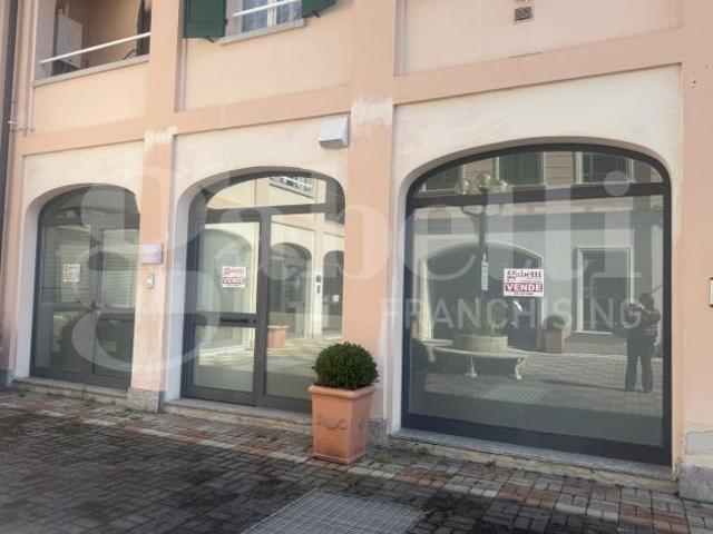 Negozio Canzo. Rif.: Cod. rif 3303797VCG