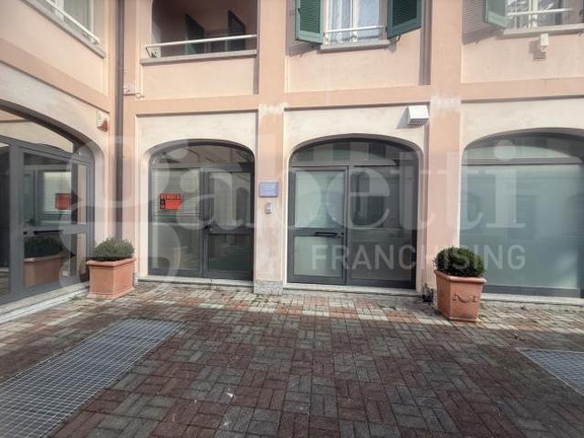 Negozio Asso. Rif.: Cod. rif 3315347VCG