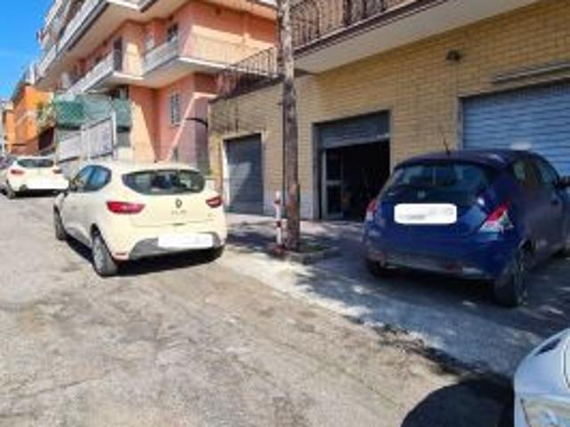 Negozio C1 a Tor Bella Monaca Via Riposto