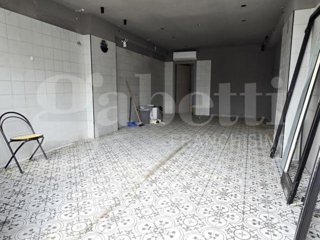 Negozio Catanzaro. Rif.: CS017VCG