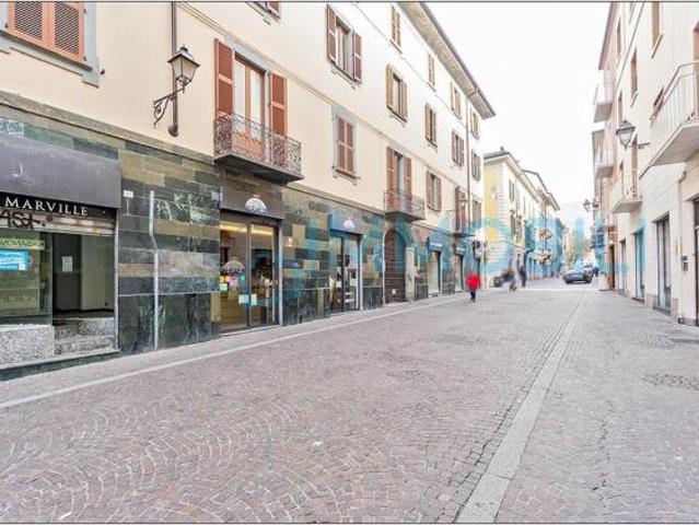 NEGOZIO CAVOUR