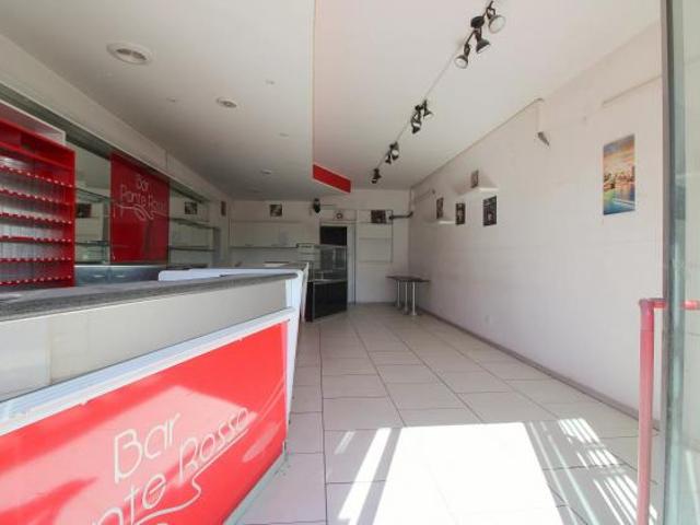Negozio con bagno