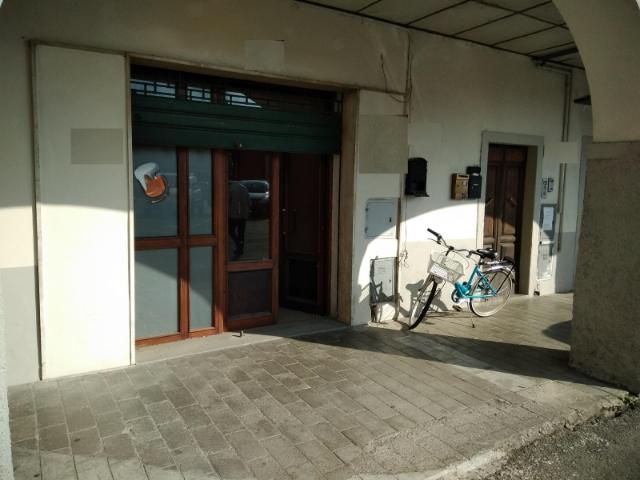 Negozio con giardino a Poppi