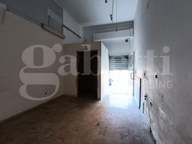 Negozio da ristrutturare a Siracusa