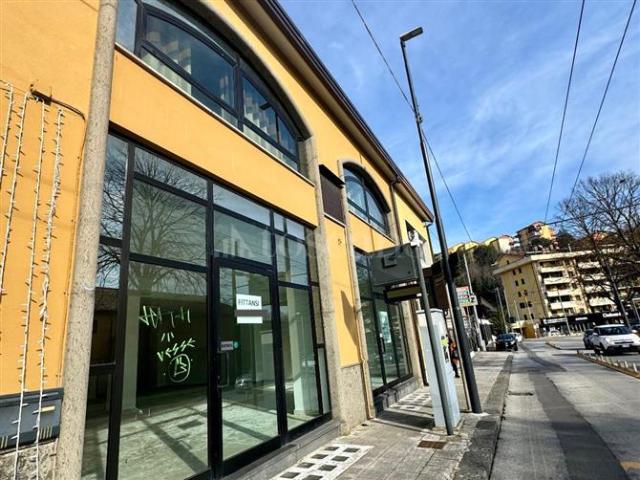 Negozio di 150 mq a A. Annarumma, A. Gasperi, F. Tedesco Avellino