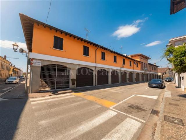 Negozio di 120 mq a Centro Ghedi