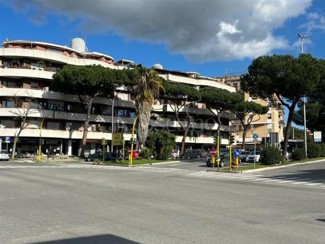 Negozio di 130 mq a Portuense, Villa Bonelli Roma