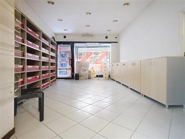 Negozio di 280 mq a Porcellana, San Pietro, Monserrato Sassari