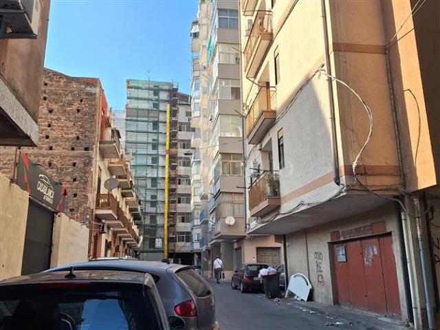 Negozio di 21 mq a Libertà, Stazione, Fiera Catania